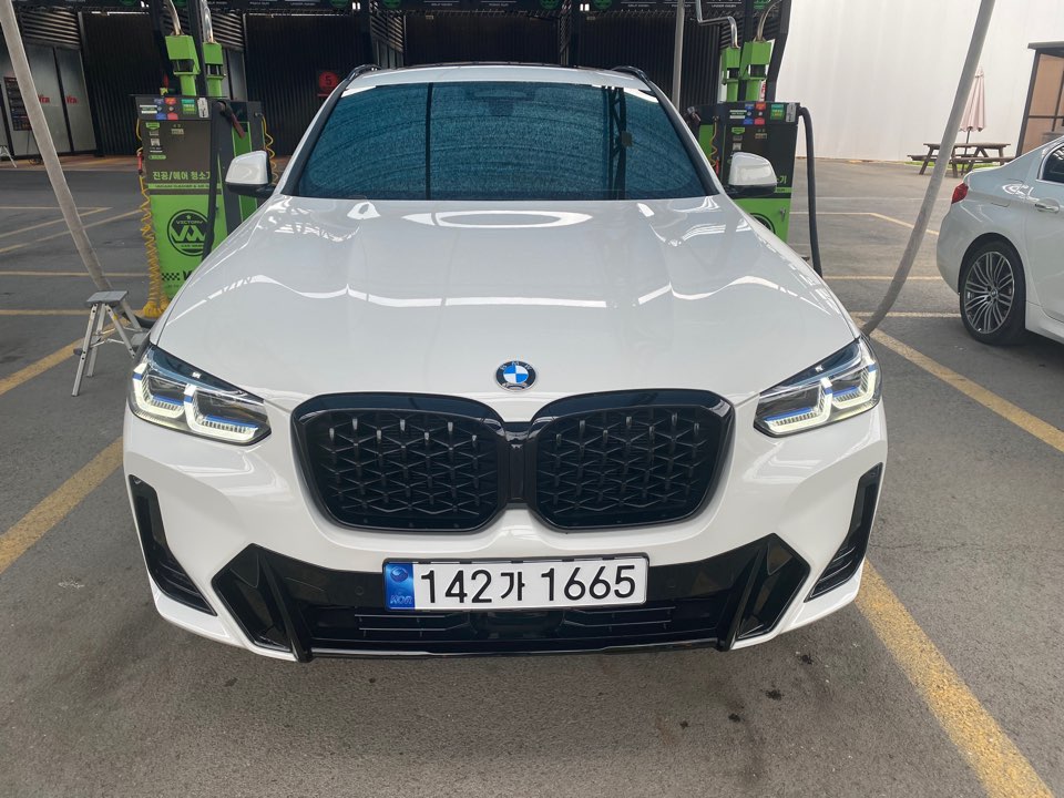 X4 (G02)